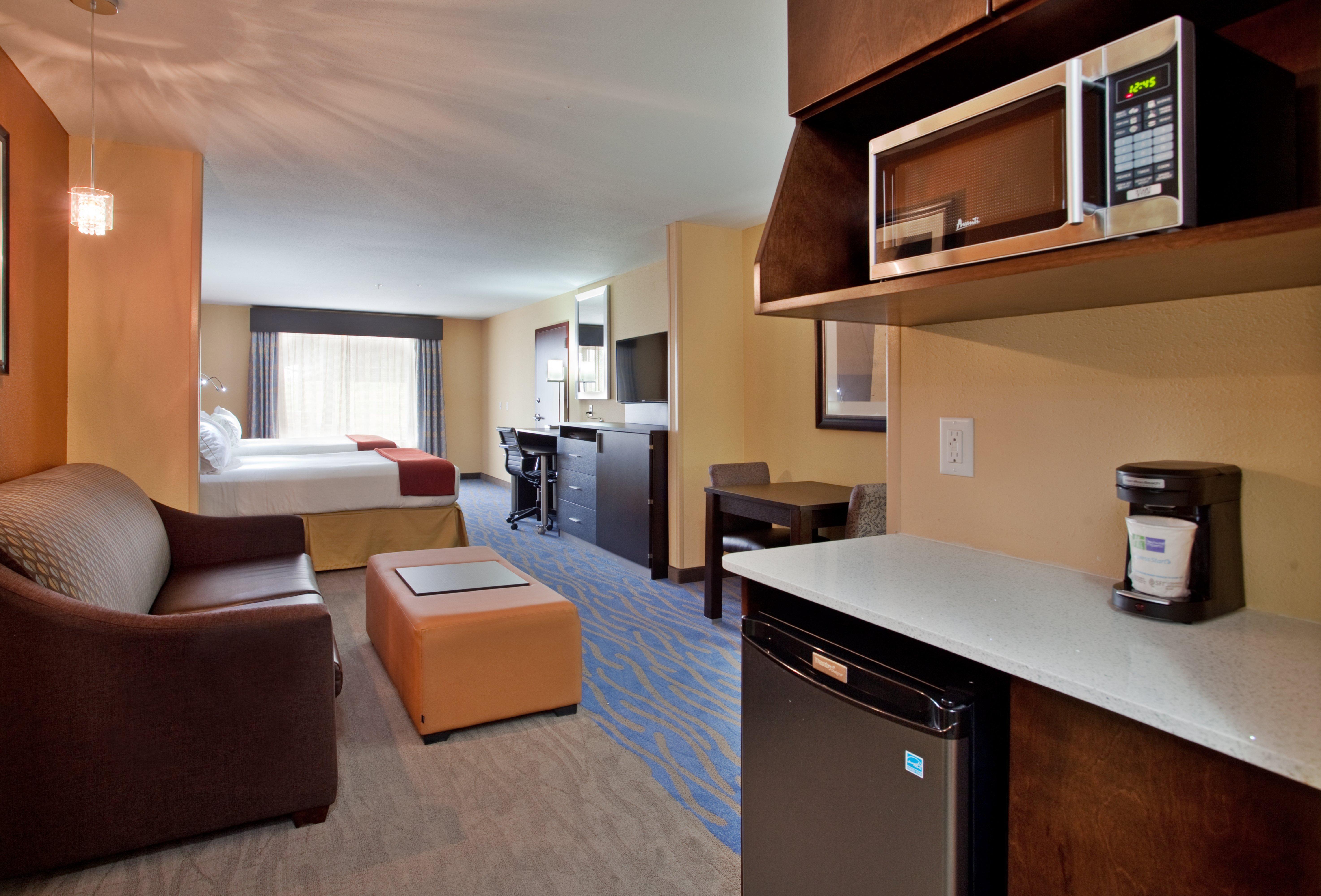 Holiday Inn Express & Suites St Louis Airport By Ihg Woodson Terrace Exterior foto