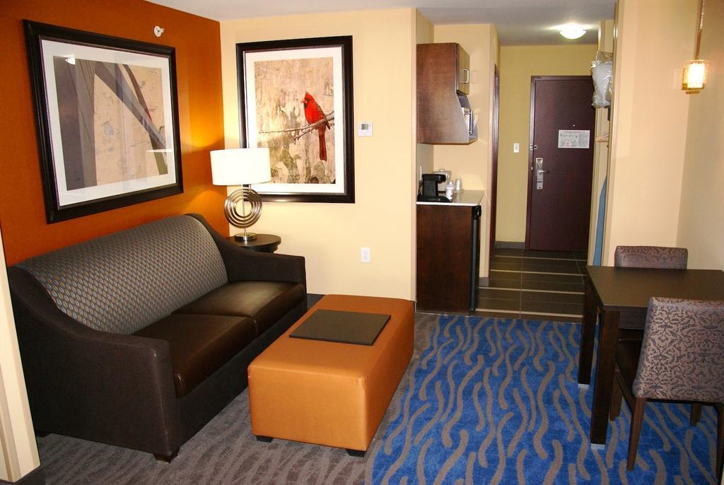 Holiday Inn Express & Suites St Louis Airport By Ihg Woodson Terrace Quarto foto